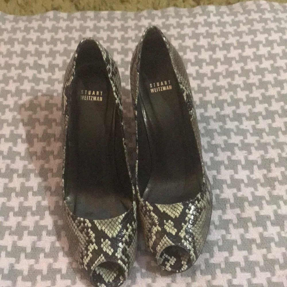Stuart Weitzman peep toe Snake Skin pumps